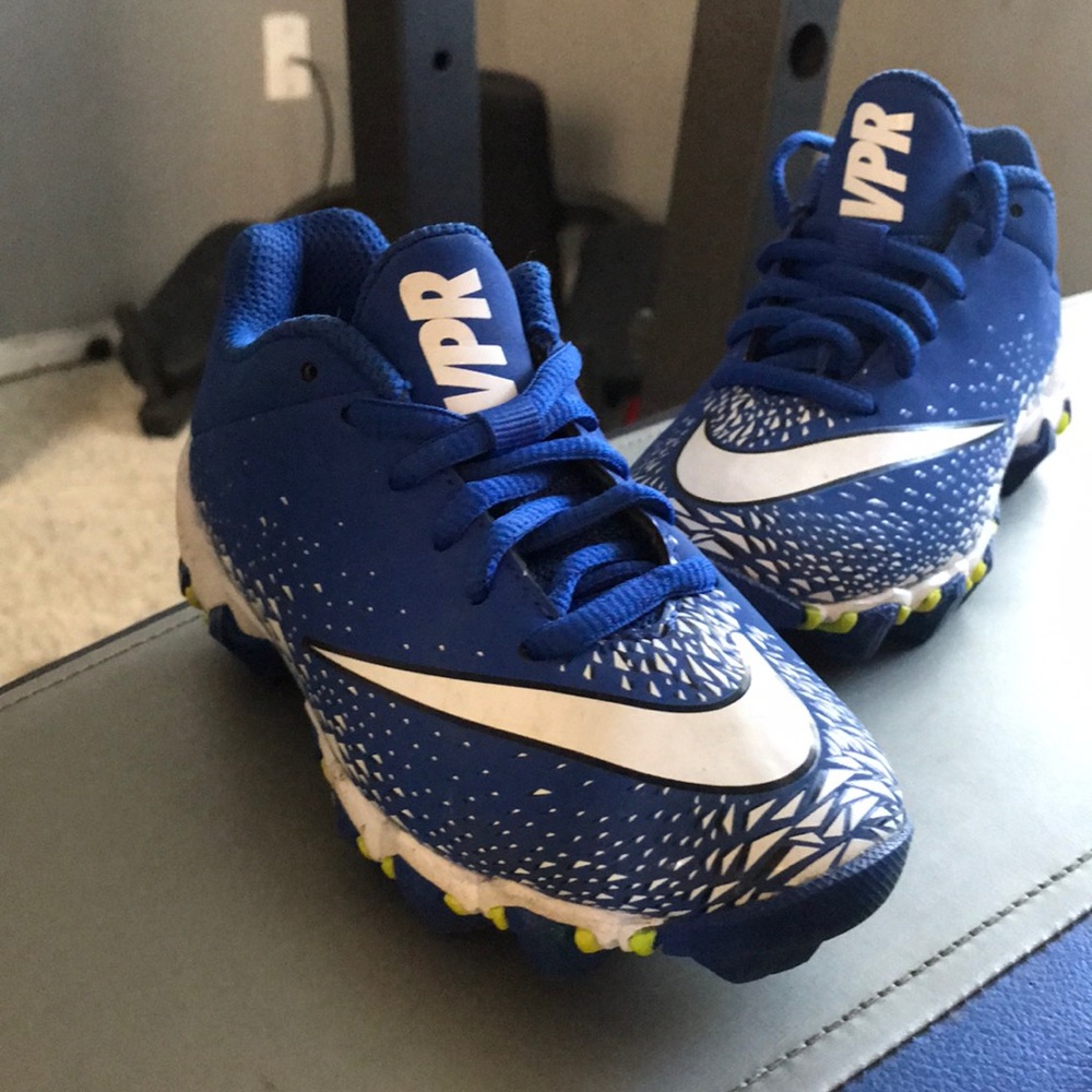 Boys NIKE vapor football Cleats